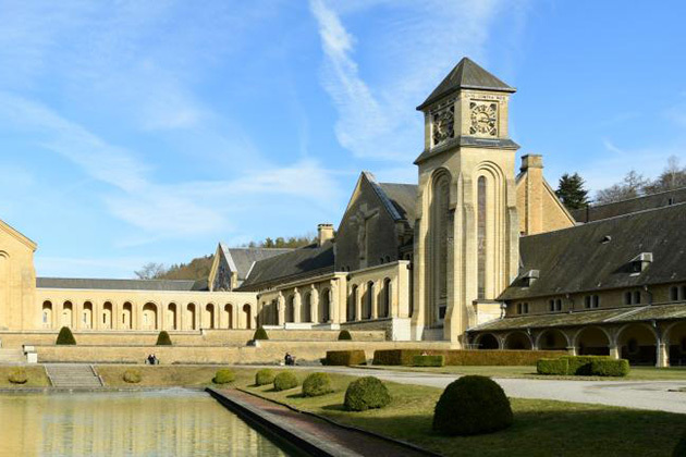 Orval glise cours.jpg